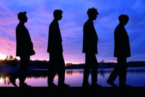 Bring on the Dancing Horses (extended mix) - Echo & the Bunnymen