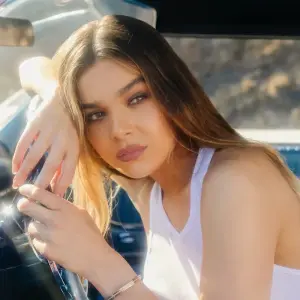 Hailee Steinfeld - Wrong Direction (الترجمة العربية) - Hailee Steinfeld