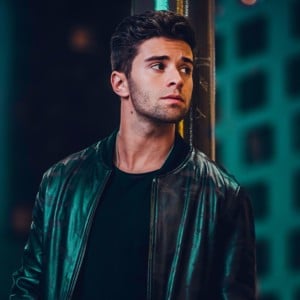 Don’t Trust Me* - Jake Miller