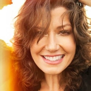 Jesus loves Me/ They’ll Know we are christians/ - Amy Grant