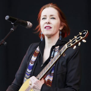 Marlene On The Wall - Live - Suzanne Vega