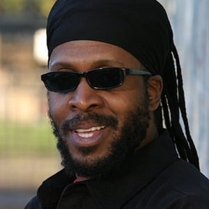 Here comes the hot stepper(remix) - Ini Kamoze