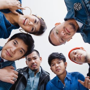 Mendekat, Melihat, Mendengar - Maliq & D'Essentials