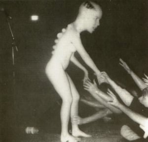 I Saw An X-Ray of a Girl Passing Gas [Live] - Butthole Surfers