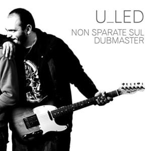 Non comprare i libri all’autogrill - U_Led (Ft. Caparezza)