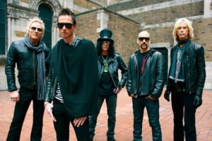 Fall to Pieces (acoustic version) - Velvet Revolver