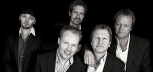 Running in the family - single version - Level 42