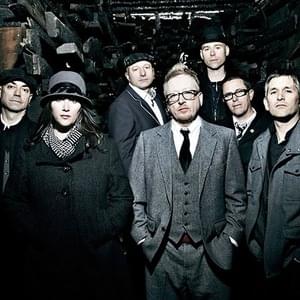 Within a Mile of Home (live) - Flogging Molly