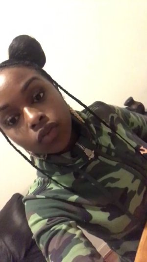 24 Bars Twitter Freestyle - Nadia Rose