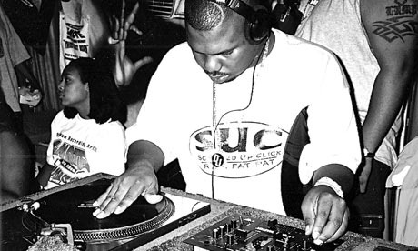 Dj Screw Chapter 066 - Layed Back Rollin (Disc 1 & 2) - DJ Screw (Ft. 2Pac, 8Ball, Big Moe, C-Bo, D-Gotti, Tha Dogg Pound, Eazy-E, Kris Kross, MC Eiht, MC Ren, South Circle, Spice 1, Too $hort & WC and the MAAD Circle)