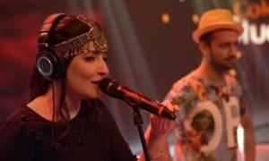 Man Amadeh-Am - Googoosh (Ft. Atif Aslam & Gul Panra)