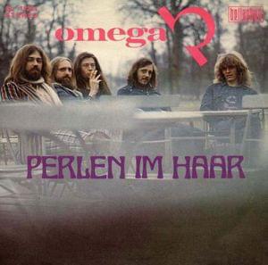 Perlen im Haar - Omega