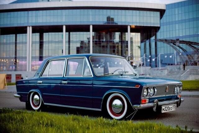 Самый первый автомобиль Жигули класса люкс – ВАЗ -2103 и его особенности