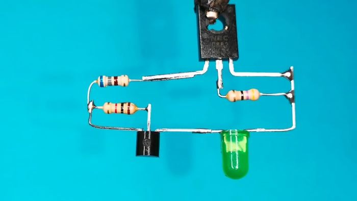 Простая схема зарядного устройства Li-ion аккумулятора с индикатором полного заряда
